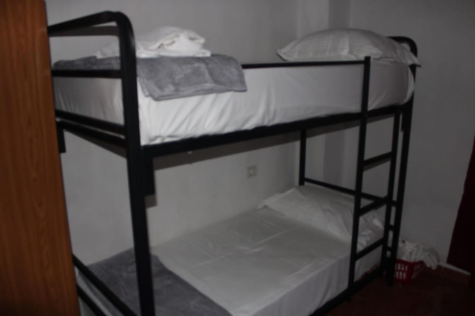 Crew Hostel Tirana Esterno foto