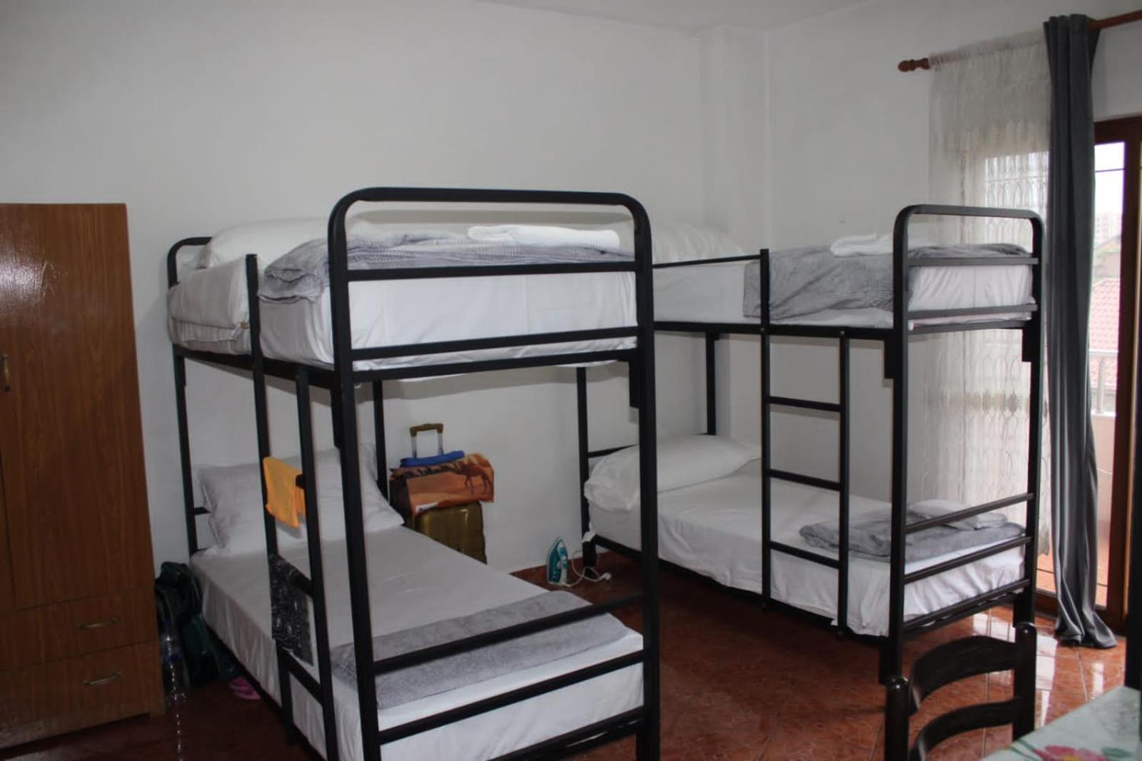 Crew Hostel Tirana Esterno foto