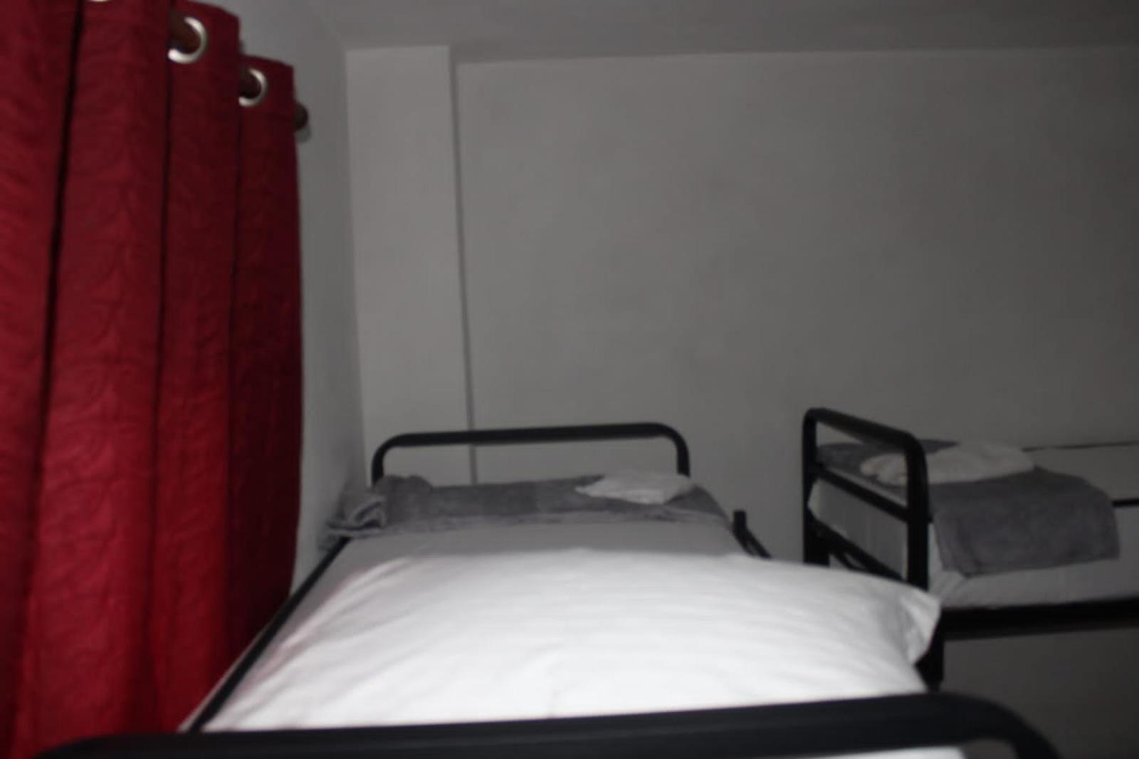 Crew Hostel Tirana Esterno foto